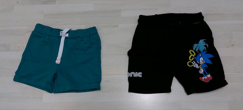 Verschiedene Shorts Gr. 104 ab 2,50€ in Wölfersheim