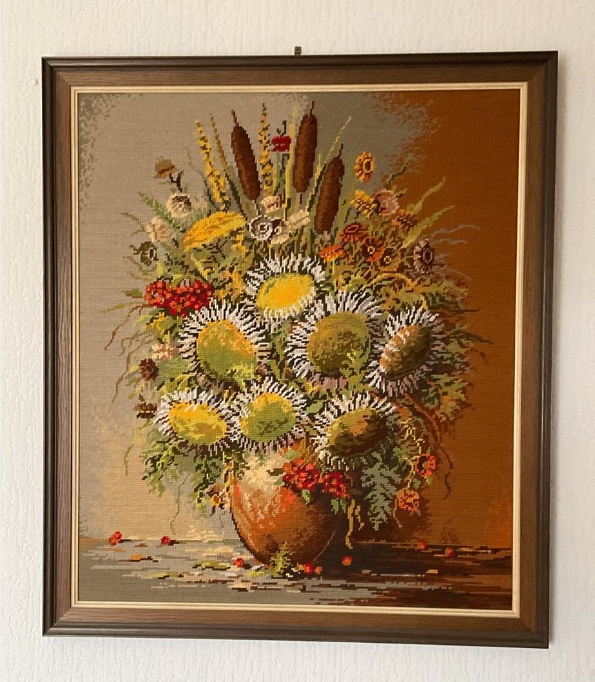 Handgesticktes Bild "Blumen" aus Oma's Nachlass in Kall