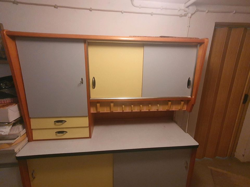 Alter Buffetschrank in Kreuztal