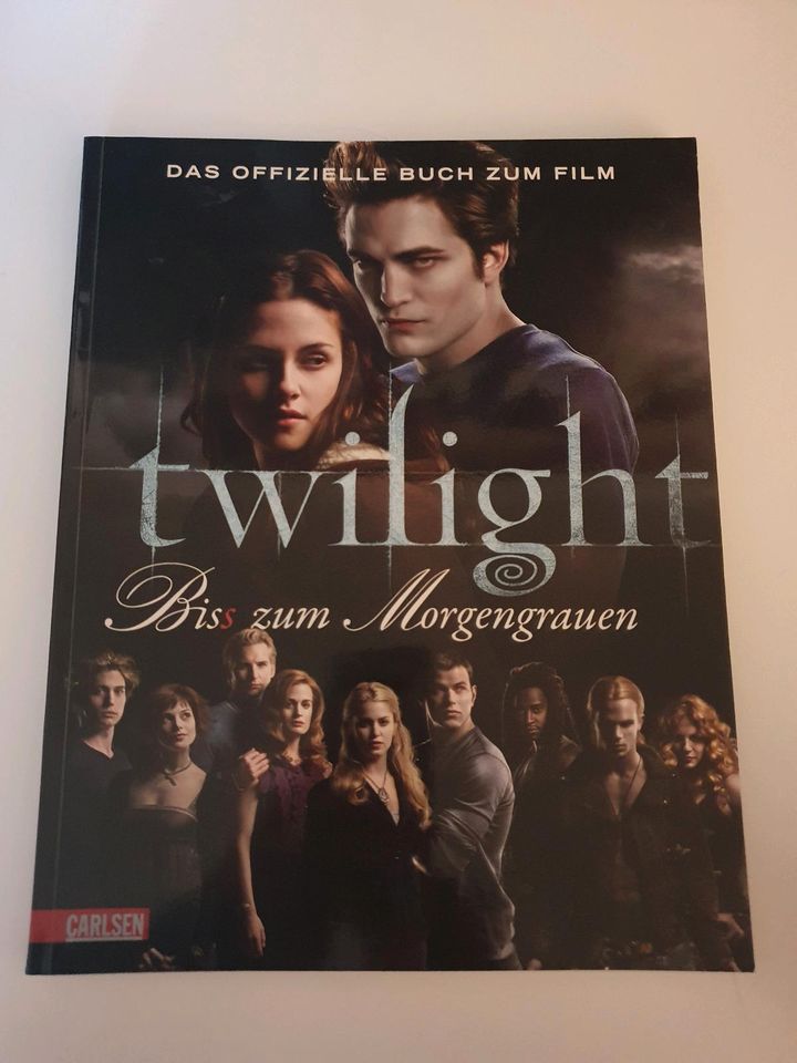 Twilight und New Moon Das offiziele Buch zum Film in Fulda