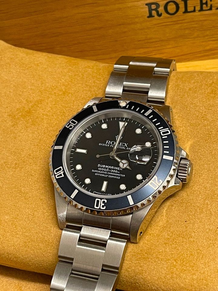 ROLEX SUBMARINER DATE 16610 BOX -PAPERS 1993 WIE NEU/LIKE NEW in Karlsruhe