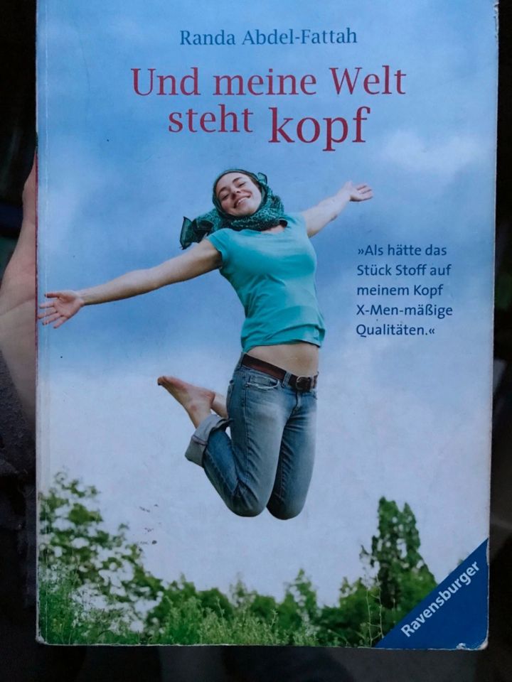 Buch: Und meine Welt steht Kopf (Randa Abdel-Fattah), Jugendbuch in Frankfurt am Main