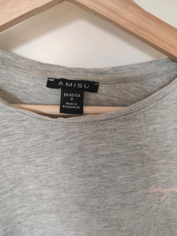 Süßes graues T-Shirt in München