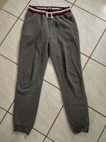 TOMMY HILFIGER - Jogginghose - grau - Gr.164 Niedersachsen - Holzminden Vorschau