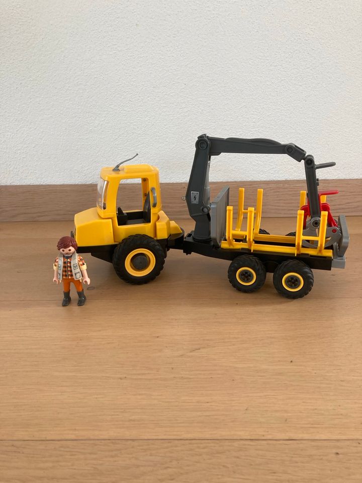 Playmobil Holztransporter mit Figur, wie neu in Aalen