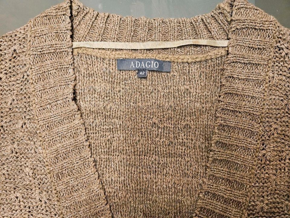 Adagio Strickjacke Weste Kurzarm 42 khaki in Putbus