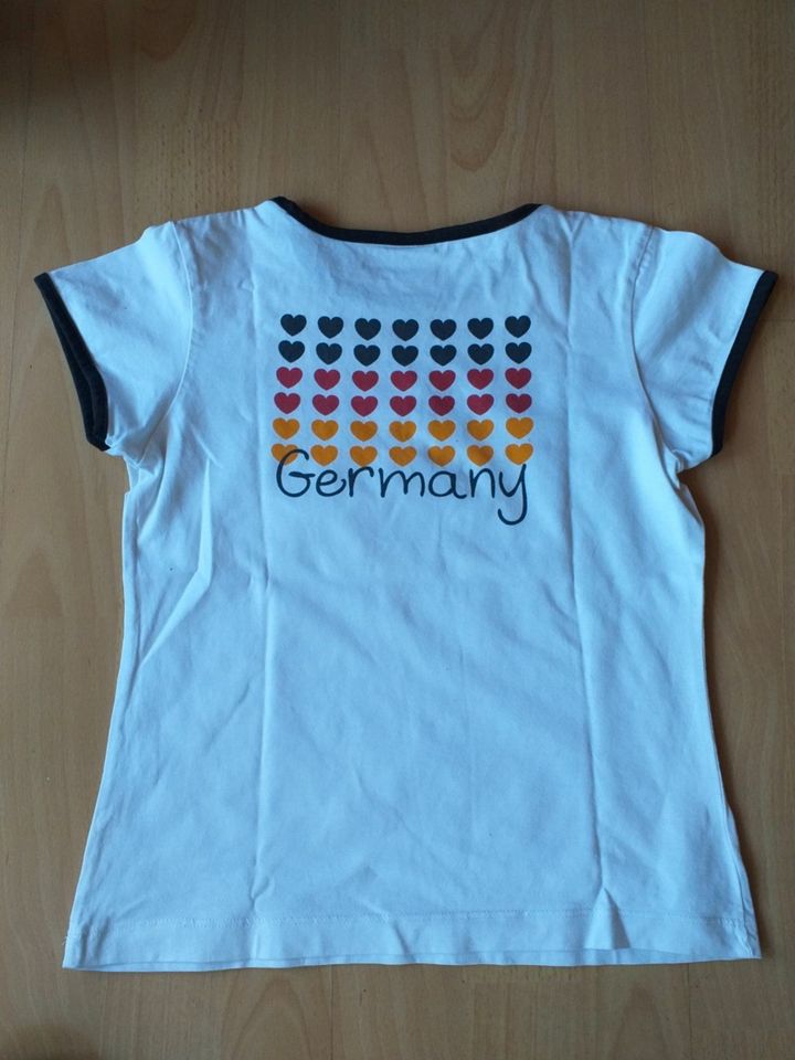 s.Oliver Mädchen Deutschland T-Shirt Größe 128/ 134 neuwertig. in Karben