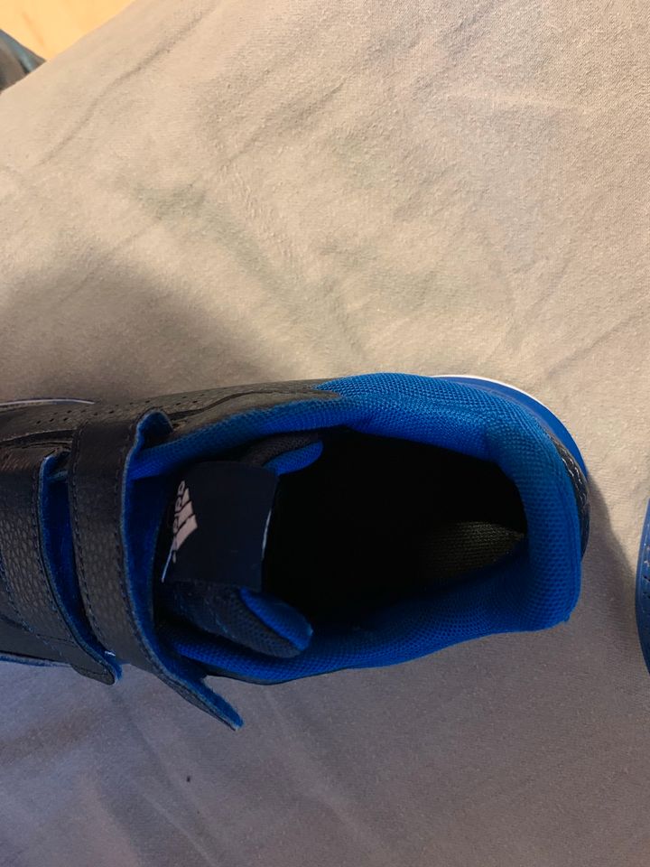 Adidas Turnschuhe Sneaker 34 Hoops blau in Denzlingen