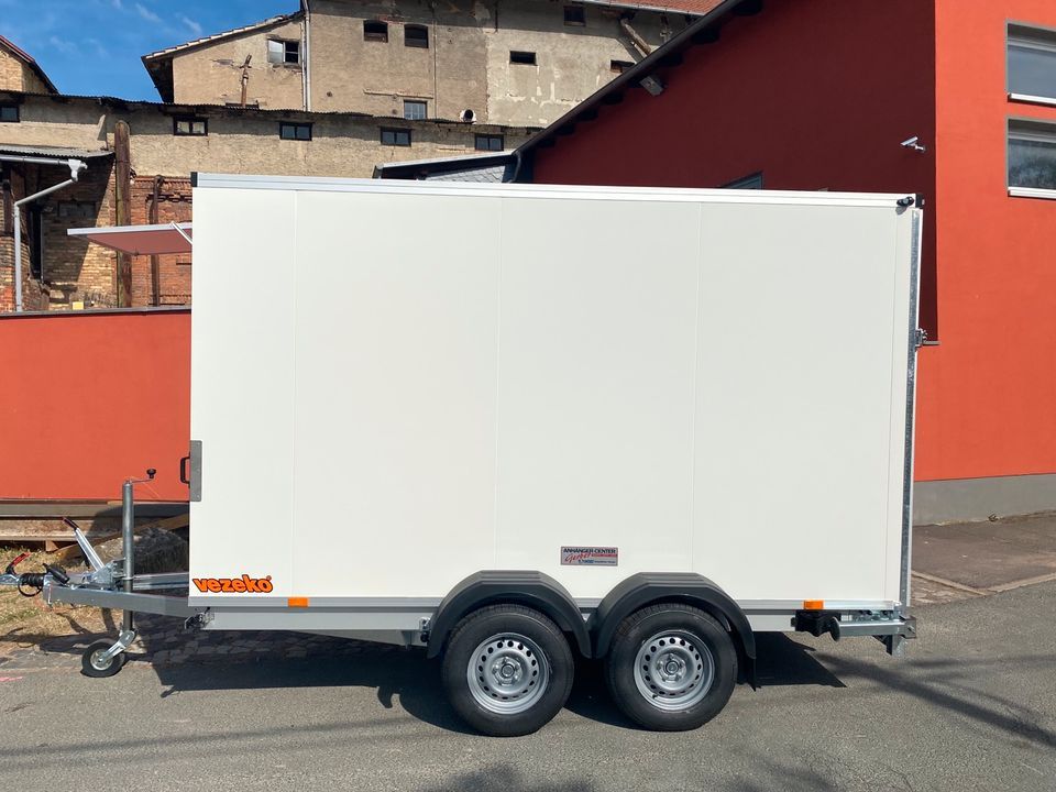 Kofferanhänger Neu 2,7t 305x152x193cm Heckrampe 30mm ISO Wand ! in Triptis