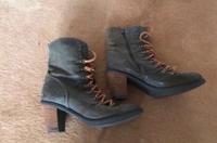 Leder Absatzschuhe Stiefel Vintage Khaki blau Italy 40/41 Niedersachsen - Sickte Vorschau