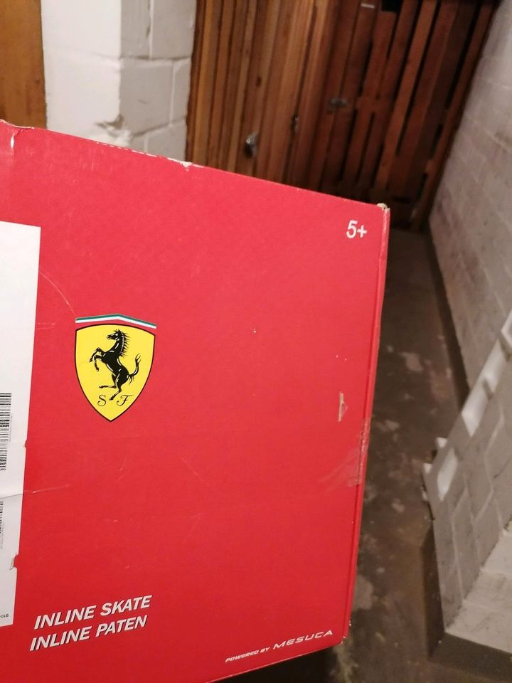 Inline skate Ferrari Neue Zustand in Berlin