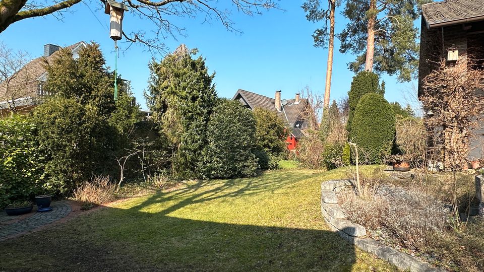 Stilvoller 70er Jahre Bungalow mit Vollkeller & moderner Doppelgarage! (SY-6238) in Hambühren