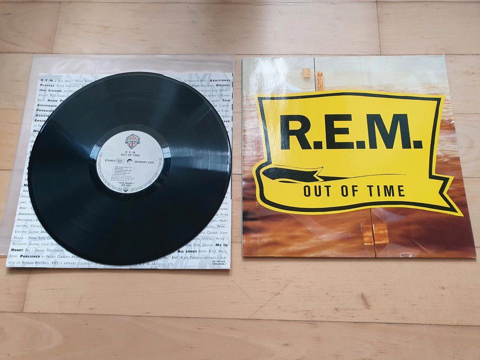 R.E.M. Out Of Time LP Vinyl Schallplatte in Frankfurt am Main