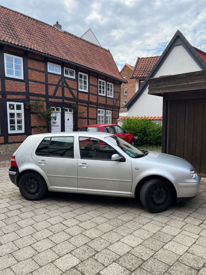 Volkswagen Golf 1.6 Trendline Variant Trendline in Nienburg (Weser)