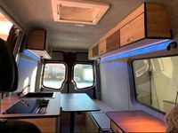 Camper Ausbau Sprinter / Crafter mit Essecke, Schreibtisch, LED Schleswig-Holstein - Trappenkamp Vorschau