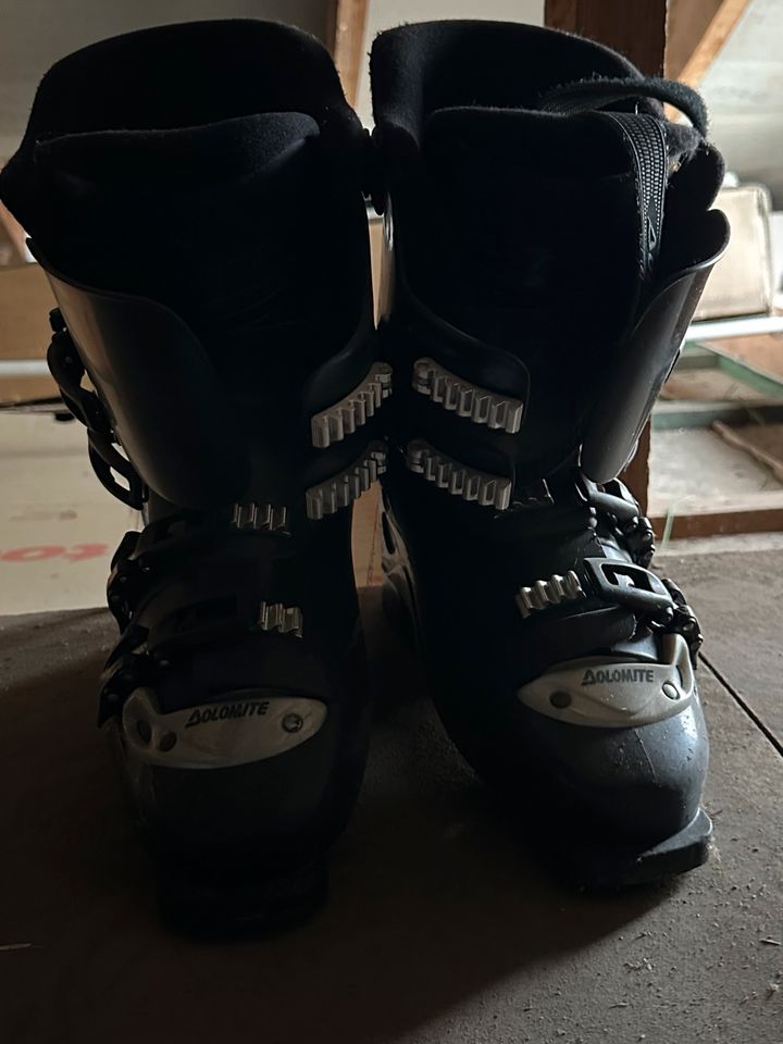 Ski-Stiefel Größe 42 (27,0/27,5) Dolomite Matrix 300 schwarz in Reichenwalde