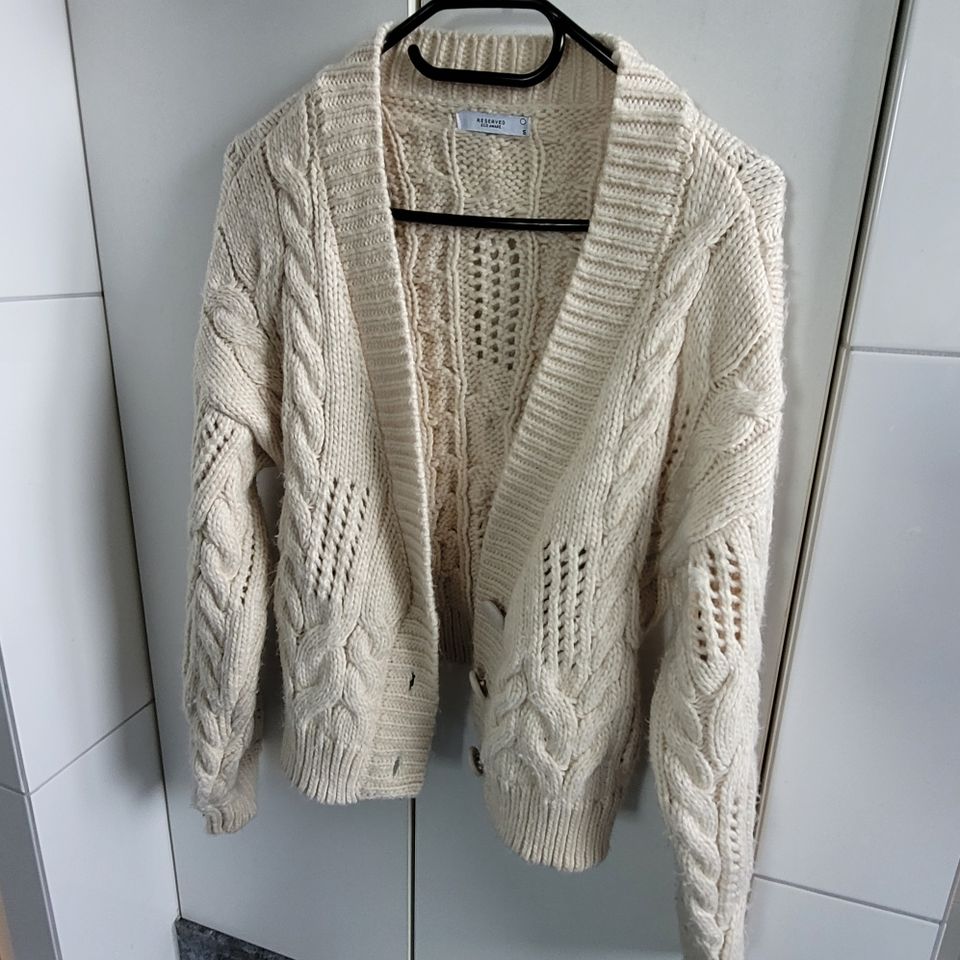 Damen Strickjacke von Reserved Eco Aware Gr. S in Viersen