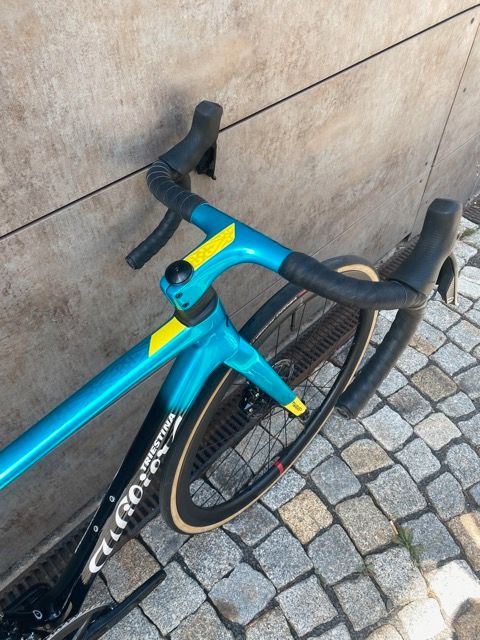 Wilier 0SLR SRAM RIVAL AXS NDR38 Gr.S Astana Sonderlackierung Neu in Gotha