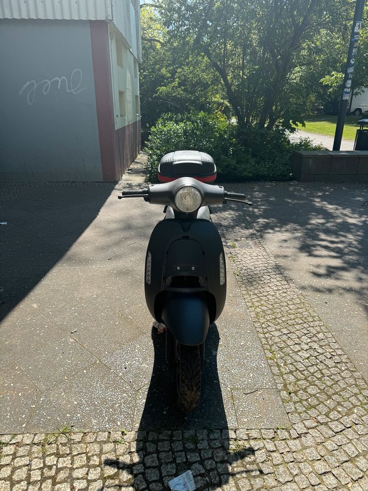 E-Roller E-Moped in Berlin