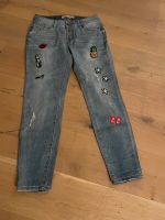 Boyfriend-Jeans/Loose fit mit Patches Hessen - Vöhl Vorschau