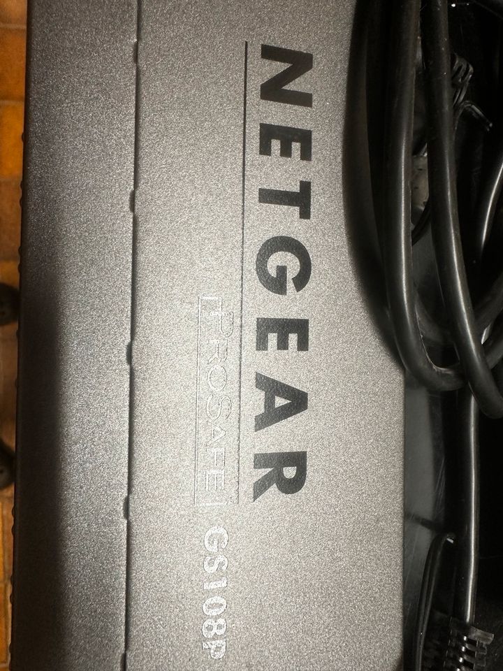 Netgear GS108P  POE Switch in Beelen