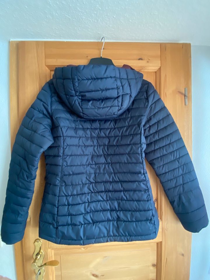 Winterjacke in Blankenburg (Harz)