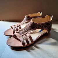Sandalen (echtes Leder) in camel mit schönem Muster, Gr. 39 Niedersachsen - Jembke Vorschau