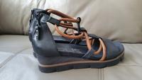 MJUS Damen Keilsandalette Plateau Gr.40 schwarz sehr gut NP 139 € Nordrhein-Westfalen - Jülich Vorschau