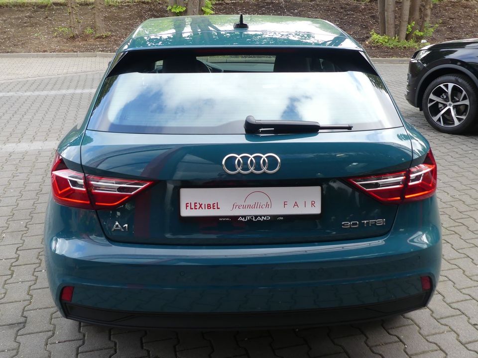 Audi A1 30 Sportback 1.0 TFSI basis VC SHZ PDC in Hannover