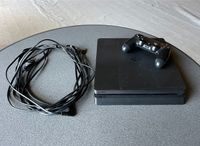 PlayStation 4 Slim 1 Tb mit Controller und Kabeln Playstation Sachsen-Anhalt - Osterburg Vorschau