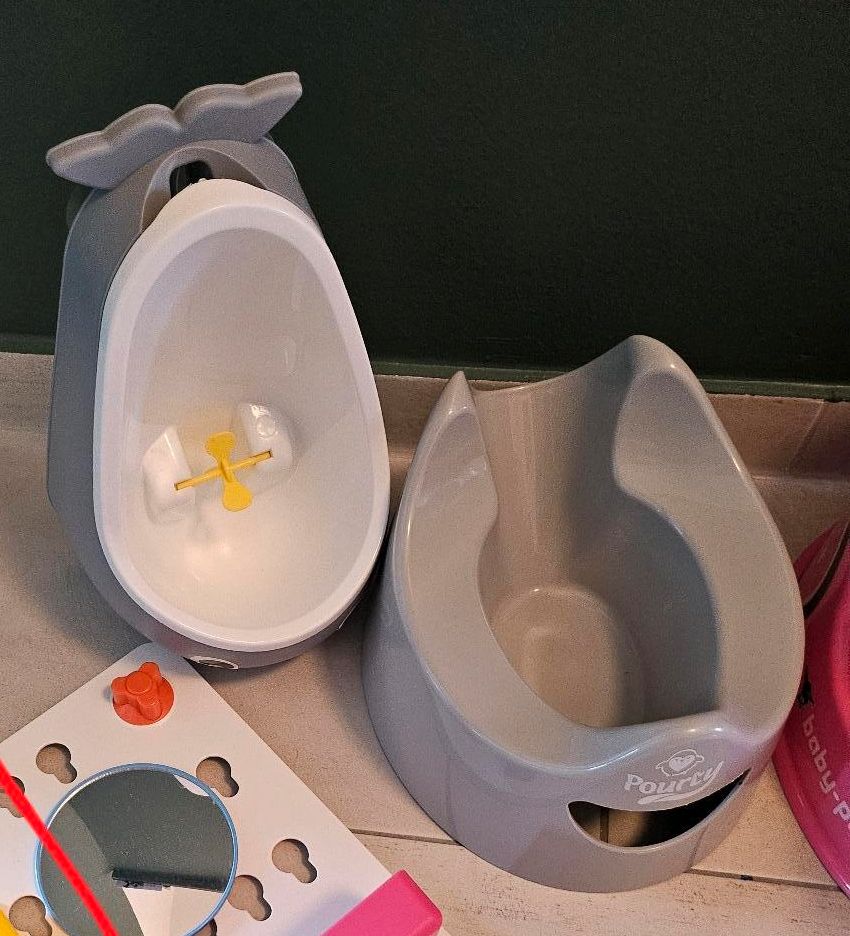 1x Töpfchen,  2x Urinal,  Tür Organizer in Lachendorf