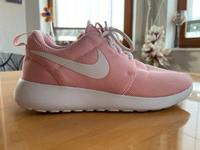 Nike Sneakers in Rosa neuwertig Baden-Württemberg - Fichtenau Vorschau