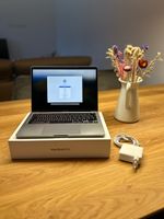 MacBook Pro 13.3" • 2020 • Space Grau • OVP • Guter Zustand Hessen - Kassel Vorschau