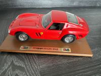 Burago - Ferrari 250 GTO (1962) auf Holzpodest, 1/18, TOP-Zustand Baden-Württemberg - Kirchheim unter Teck Vorschau