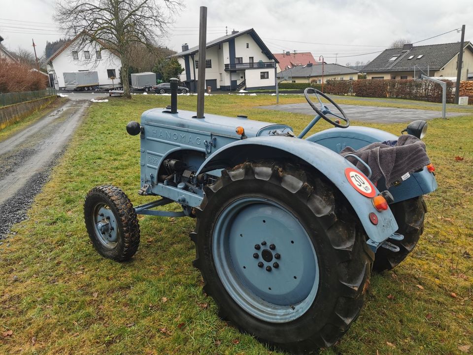 Traktor Hanomag R 22 Baujahr 1952. Arbeitet einwandfrei. in Dierdorf