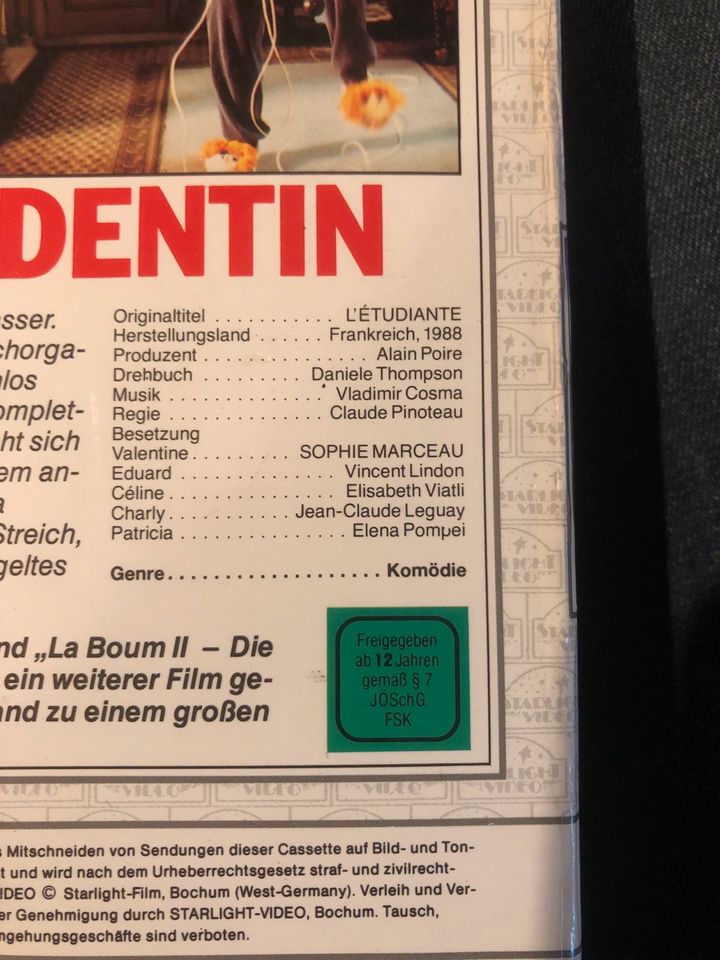 VHS Originalcassette „Die Studentin“ (La Boum 3) in Harpstedt