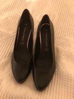 Pumps Schuhe Marco Tozzi Größe 38 Niedersachsen - Drochtersen Vorschau