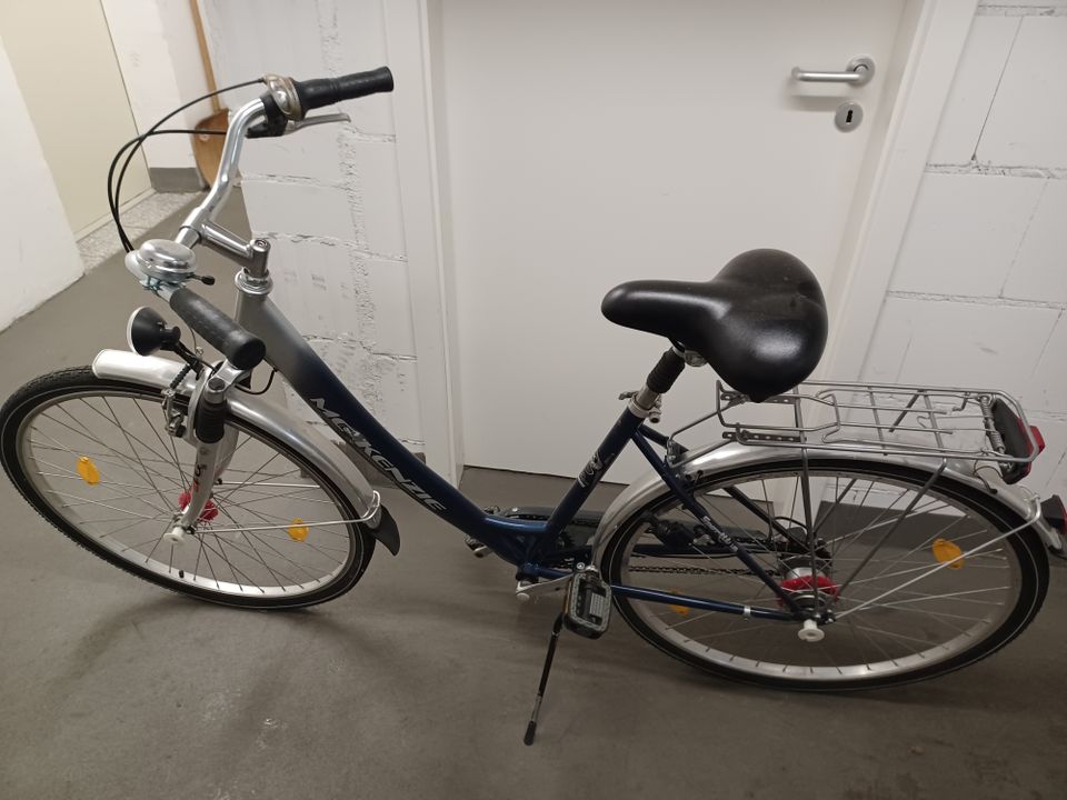 Damenfahrrad blau 26 Zoll in Langenfeld