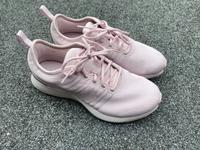 Nike Turnschuhe Gr. 35.5 neu Kinder Damen Hallenschuhe Niedersachsen - Vienenburg Vorschau