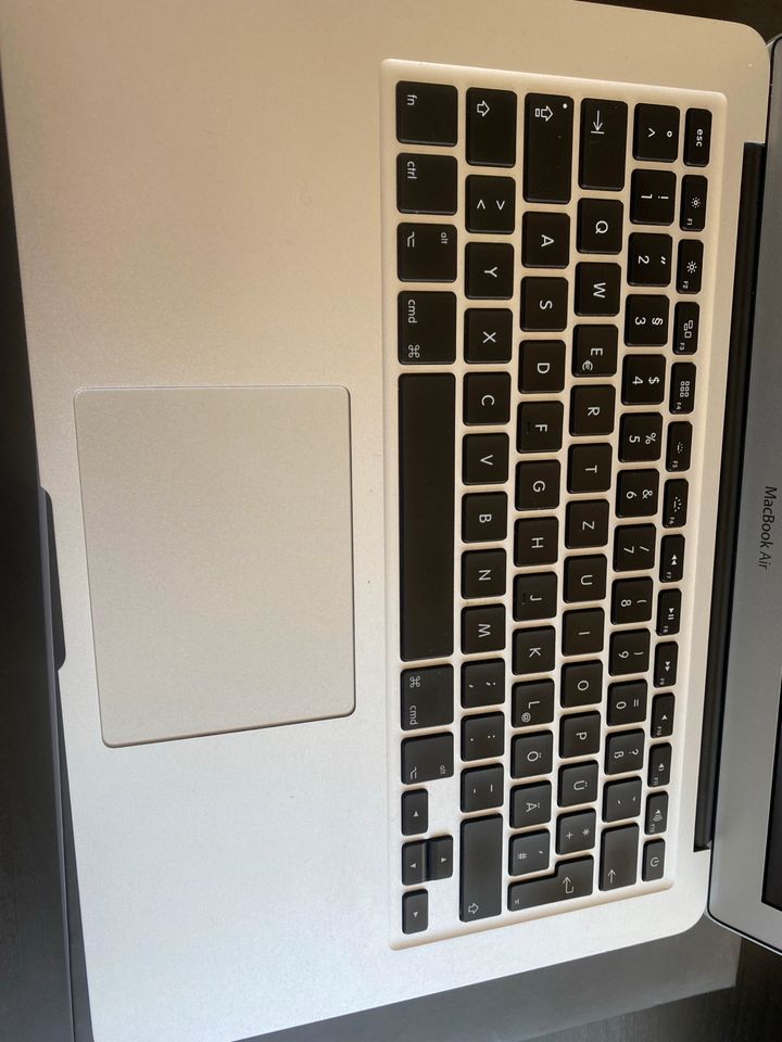 Apple MacBook Air 13 Zoll A1369 in Königsbrunn