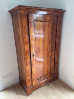 Biedermeier antiker Kleiderschrank aus Kirschholz Kr. München - Unterschleißheim Vorschau