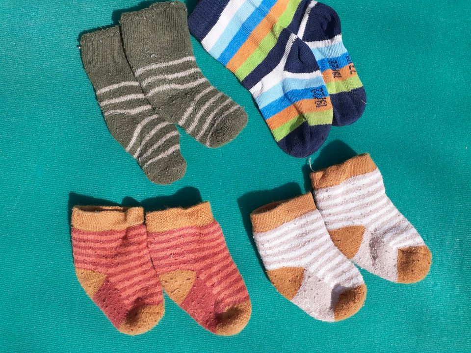 Socken, für Neugeborene, gr. 13/14 in Telgte