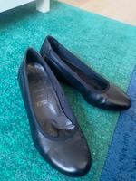 Damen-Pumps schwarz Leder Größe 4,5 von easy Street Keilabsatz Thüringen - Erfurt Vorschau