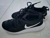 Nike Sportschuhe 38 weiße Sohle Niedersachsen - Wallenhorst Vorschau