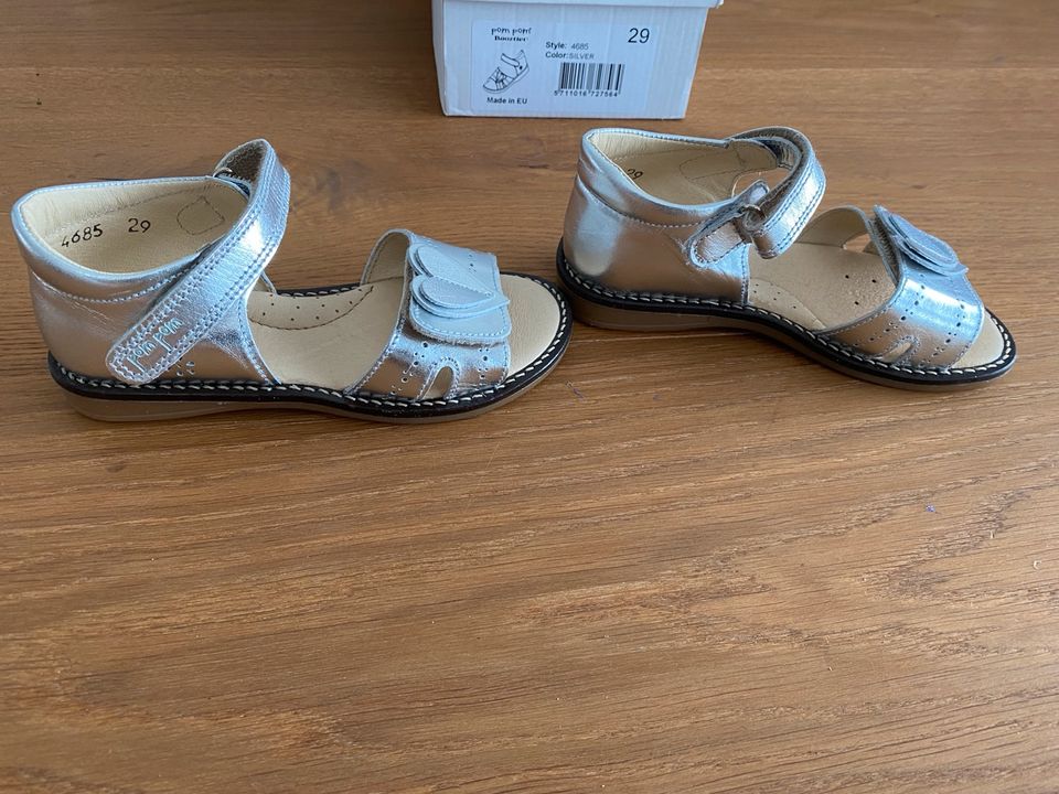 Pom Pom Sandalen Schuhe Silber bisgaard Clic neu 29 in Köln