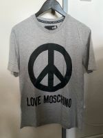 Graues Love Moschino T-Shirt mit schwarzem Print Gr. L Herren Berlin - Charlottenburg Vorschau