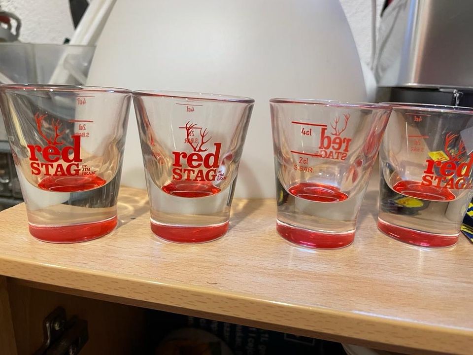 4x Schnaps Glas kurze rot red Stag Gläschen in Mögglingen