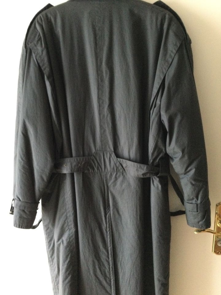 Herrentrenchcoat von HUGO Boss, Gr. 54 in Lohmar