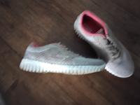 Originale Sketchers Berlin - Marzahn Vorschau