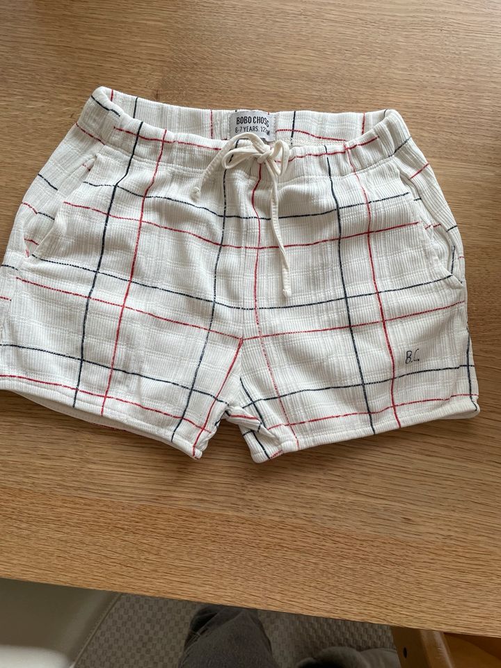 Bobo Choses Karo Shorts Gr. 122 in Bielefeld